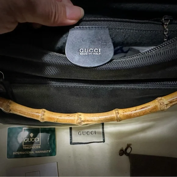 Authentic Vintage Gucci Black Bag with Bamboo Accent handbag - Picture 3 of 17